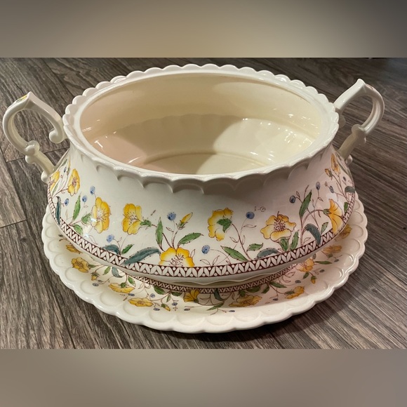 Large Vernon Kilns MCM Hibiscus Round Serving Platter 15” And Soup Tureen 14.5” - Picture 3 of 14
